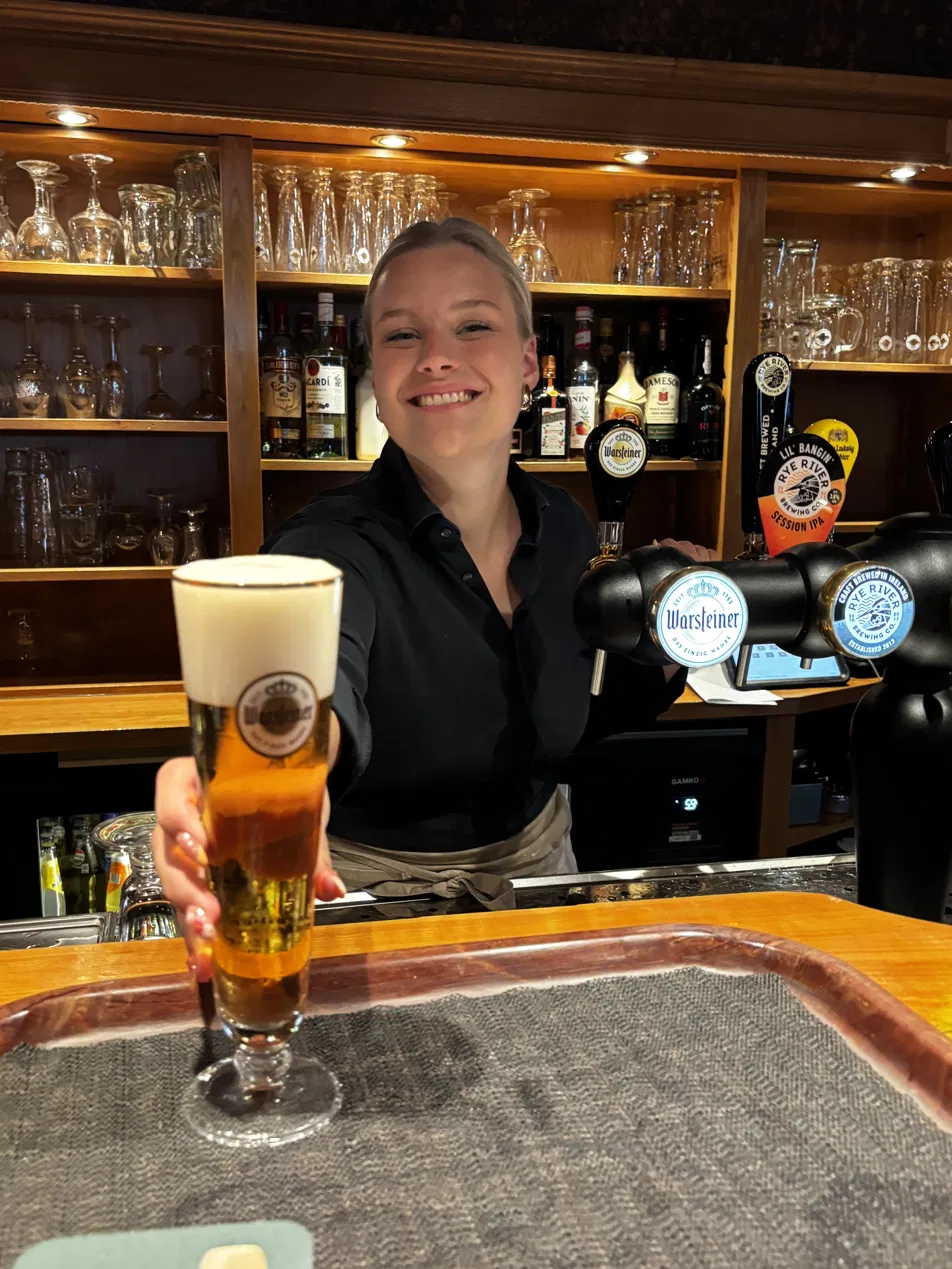 Sfeervol gedekte tafel voor bedrijfsfeest op De Boldiek